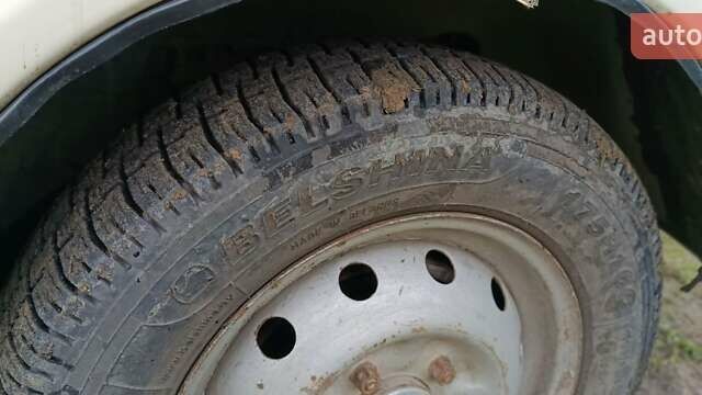 Бежевый ВАЗ 2121 Нива, объемом двигателя 1.6 л и пробегом 50 тыс. км за 2000 $, фото 4 на Automoto.ua