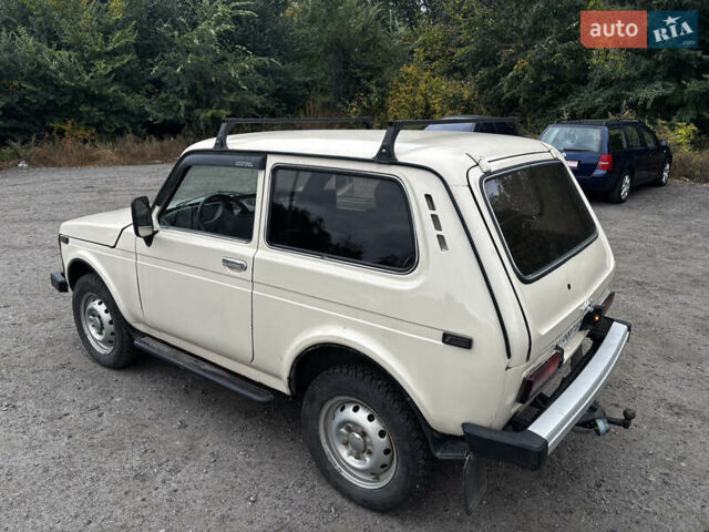 Бежевий ВАЗ 2121 Нива, об'ємом двигуна 1.6 л та пробігом 64 тис. км за 2550 $, фото 5 на Automoto.ua