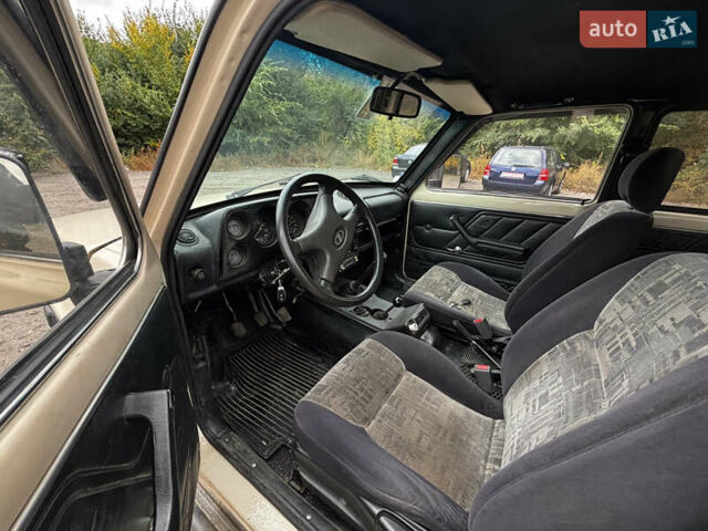 Бежевий ВАЗ 2121 Нива, об'ємом двигуна 1.6 л та пробігом 64 тис. км за 2550 $, фото 15 на Automoto.ua