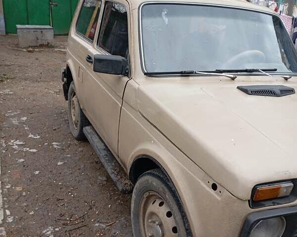 Бежевий ВАЗ 2121 Нива, об'ємом двигуна 1.6 л та пробігом 100 тис. км за 1100 $, фото 5 на Automoto.ua