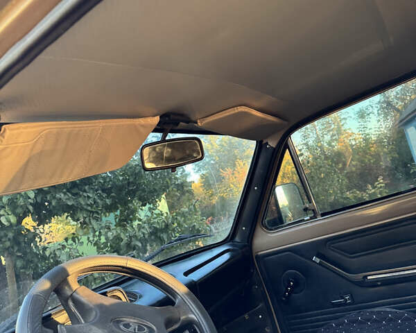 Бежевий ВАЗ 2121 Нива, об'ємом двигуна 1.6 л та пробігом 180 тис. км за 3000 $, фото 15 на Automoto.ua