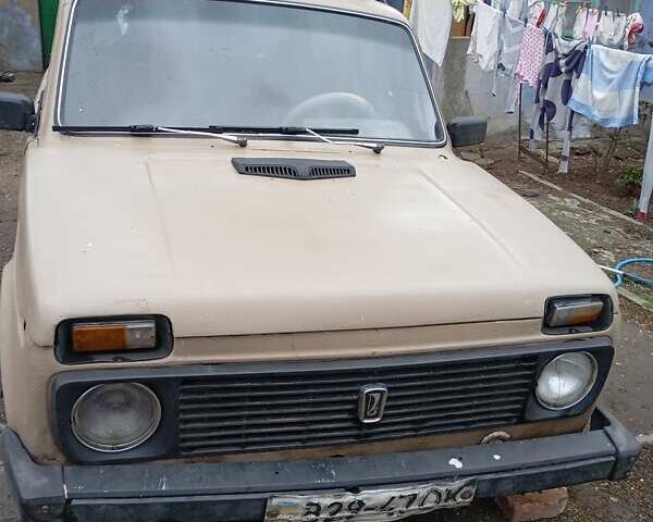 Бежевий ВАЗ 2121 Нива, об'ємом двигуна 1.6 л та пробігом 100 тис. км за 1100 $, фото 3 на Automoto.ua