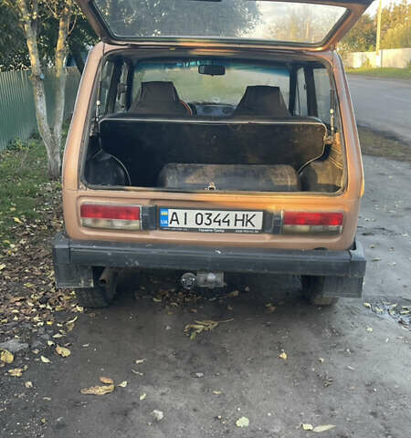 Бежевый ВАЗ 2121 Нива, объемом двигателя 1.6 л и пробегом 100 тыс. км за 2000 $, фото 5 на Automoto.ua