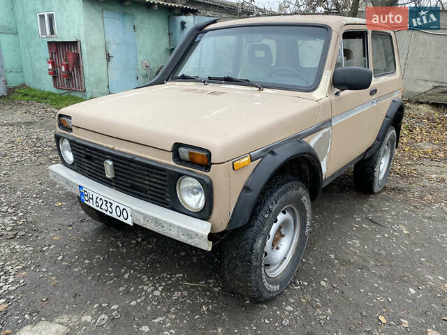 Бежевый ВАЗ 2121 Нива, объемом двигателя 1.57 л и пробегом 300 тыс. км за 1400 $, фото 4 на Automoto.ua