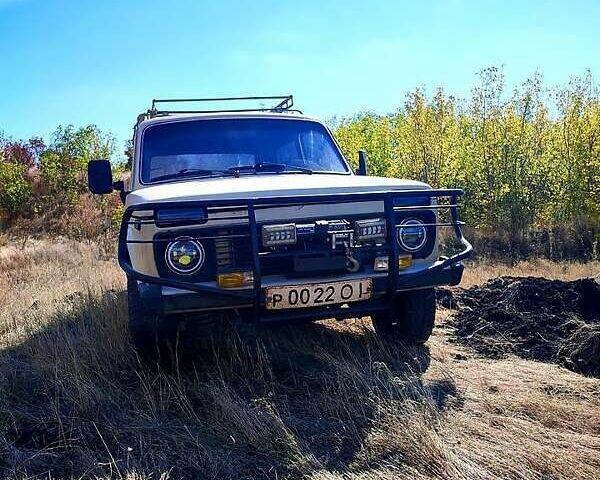 Бежевый ВАЗ 2121 Нива, объемом двигателя 1.6 л и пробегом 125 тыс. км за 1500 $, фото 3 на Automoto.ua