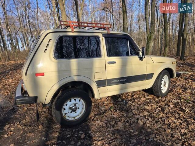 Бежевий ВАЗ 2121 Нива, об'ємом двигуна 1.57 л та пробігом 300 тис. км за 2500 $, фото 2 на Automoto.ua
