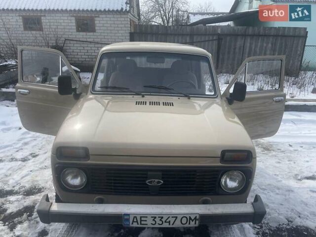 Бежевый ВАЗ 2121 Нива, объемом двигателя 1.6 л и пробегом 50 тыс. км за 3650 $, фото 2 на Automoto.ua