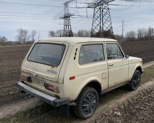 Бежевий ВАЗ 2121 Нива, об'ємом двигуна 1.6 л та пробігом 120 тис. км за 1500 $, фото 3 на Automoto.ua