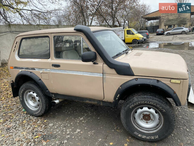 Бежевый ВАЗ 2121 Нива, объемом двигателя 1.57 л и пробегом 300 тыс. км за 1400 $, фото 1 на Automoto.ua