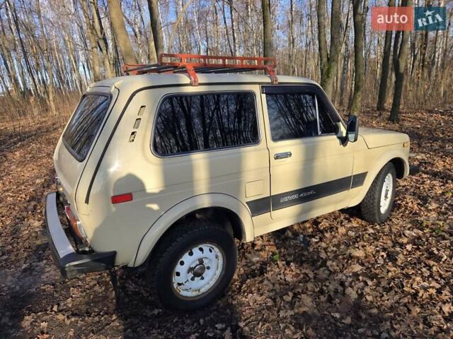 Бежевий ВАЗ 2121 Нива, об'ємом двигуна 1.57 л та пробігом 300 тис. км за 2500 $, фото 3 на Automoto.ua