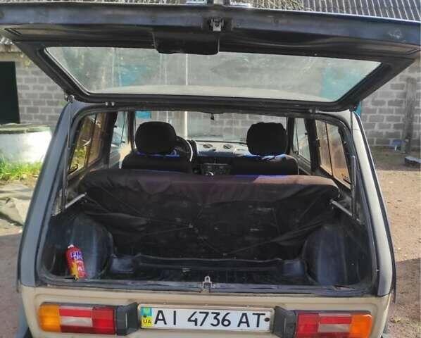 Бежевый ВАЗ 2121 Нива, объемом двигателя 1.6 л и пробегом 300 тыс. км за 1536 $, фото 3 на Automoto.ua