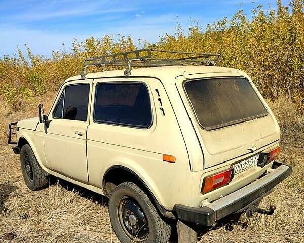 Бежевый ВАЗ 2121 Нива, объемом двигателя 1.6 л и пробегом 125 тыс. км за 1500 $, фото 2 на Automoto.ua