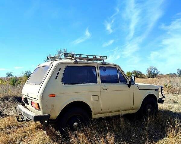 Бежевый ВАЗ 2121 Нива, объемом двигателя 1.6 л и пробегом 125 тыс. км за 1500 $, фото 1 на Automoto.ua