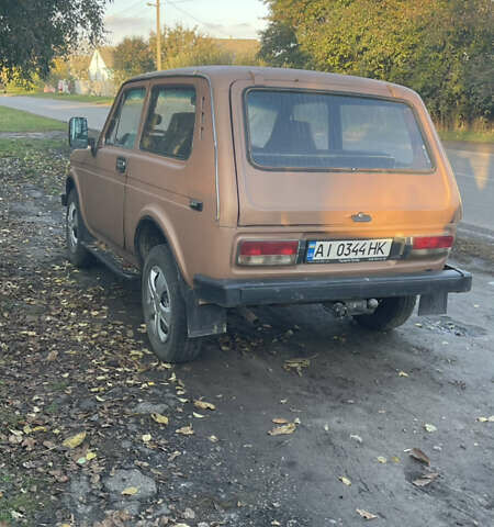 Бежевый ВАЗ 2121 Нива, объемом двигателя 1.6 л и пробегом 100 тыс. км за 2000 $, фото 1 на Automoto.ua