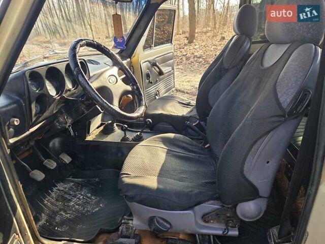 Бежевий ВАЗ 2121 Нива, об'ємом двигуна 1.57 л та пробігом 300 тис. км за 2500 $, фото 18 на Automoto.ua