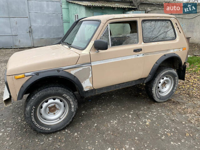 Бежевый ВАЗ 2121 Нива, объемом двигателя 1.57 л и пробегом 300 тыс. км за 1400 $, фото 5 на Automoto.ua