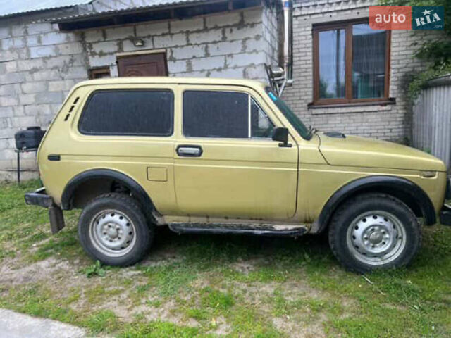 Бежевий ВАЗ 2121 Нива, об'ємом двигуна 1.45 л та пробігом 300 тис. км за 1300 $, фото 3 на Automoto.ua