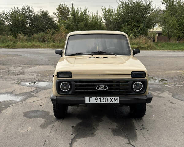 Бежевий ВАЗ 2121 Нива, об'ємом двигуна 1.6 л та пробігом 45 тис. км за 2555 $, фото 9 на Automoto.ua