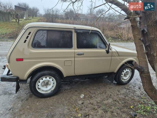 Бежевый ВАЗ 2121 Нива, объемом двигателя 1.57 л и пробегом 150 тыс. км за 2200 $, фото 3 на Automoto.ua