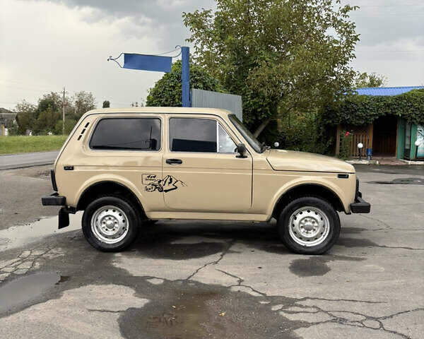 Бежевий ВАЗ 2121 Нива, об'ємом двигуна 1.6 л та пробігом 45 тис. км за 2555 $, фото 3 на Automoto.ua