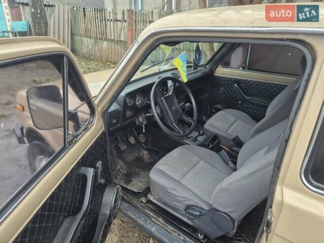 Бежевый ВАЗ 2121 Нива, объемом двигателя 1.57 л и пробегом 150 тыс. км за 2200 $, фото 4 на Automoto.ua