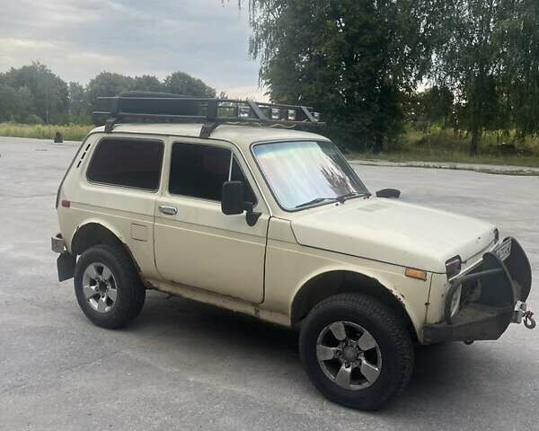 Бежевый ВАЗ 2121 Нива, объемом двигателя 1.6 л и пробегом 125 тыс. км за 2600 $, фото 2 на Automoto.ua