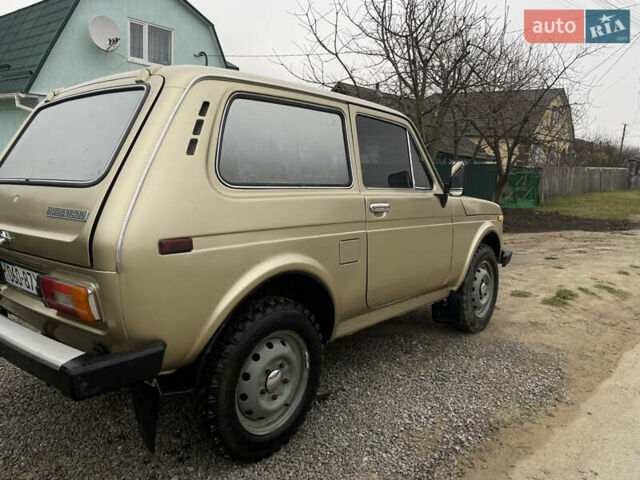Бежевый ВАЗ 2121 Нива, объемом двигателя 1.6 л и пробегом 60 тыс. км за 2300 $, фото 10 на Automoto.ua
