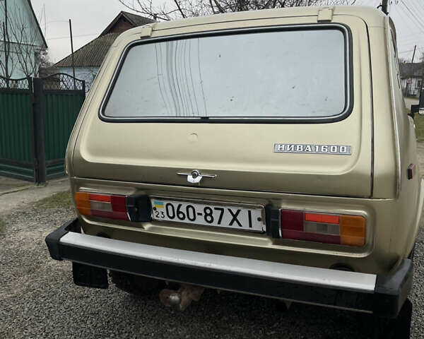 Бежевый ВАЗ 2121 Нива, объемом двигателя 1.6 л и пробегом 60 тыс. км за 2300 $, фото 11 на Automoto.ua