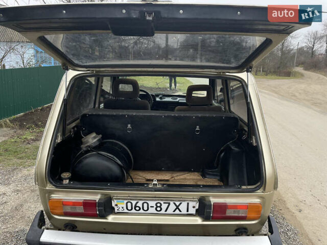 Бежевый ВАЗ 2121 Нива, объемом двигателя 1.6 л и пробегом 60 тыс. км за 2300 $, фото 5 на Automoto.ua