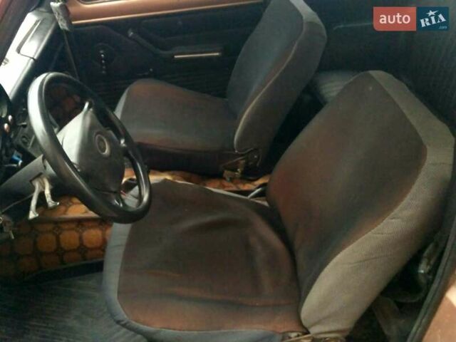 Бежевый ВАЗ 2121 Нива, объемом двигателя 1.57 л и пробегом 100 тыс. км за 2800 $, фото 5 на Automoto.ua