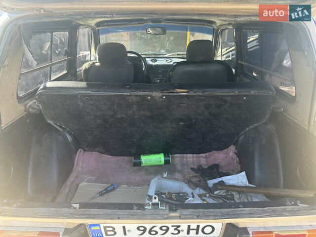 Бежевый ВАЗ 2121 Нива, объемом двигателя 1.7 л и пробегом 150 тыс. км за 2800 $, фото 5 на Automoto.ua