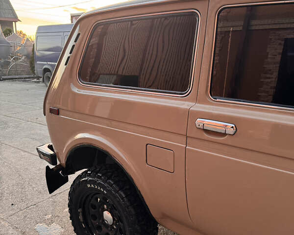 Бежевий ВАЗ 2121 Нива, об'ємом двигуна 1.6 л та пробігом 87 тис. км за 4200 $, фото 4 на Automoto.ua