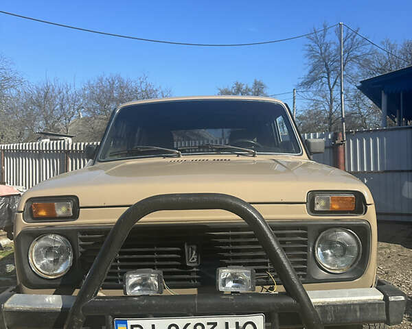 Бежевый ВАЗ 2121 Нива, объемом двигателя 1.7 л и пробегом 150 тыс. км за 2800 $, фото 3 на Automoto.ua
