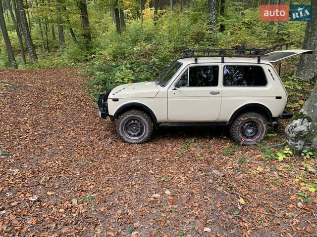 Бежевый ВАЗ 2121 Нива, объемом двигателя 1.57 л и пробегом 20 тыс. км за 3000 $, фото 12 на Automoto.ua