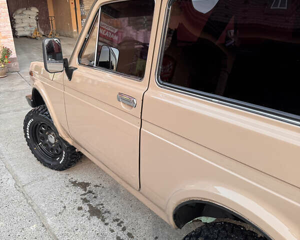 Бежевий ВАЗ 2121 Нива, об'ємом двигуна 1.6 л та пробігом 87 тис. км за 4200 $, фото 11 на Automoto.ua