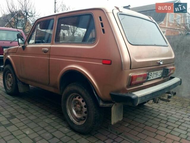 Бежевый ВАЗ 2121 Нива, объемом двигателя 1.57 л и пробегом 100 тыс. км за 2800 $, фото 2 на Automoto.ua