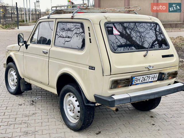 Бежевый ВАЗ 2121 Нива, объемом двигателя 1.6 л и пробегом 120 тыс. км за 1750 $, фото 4 на Automoto.ua