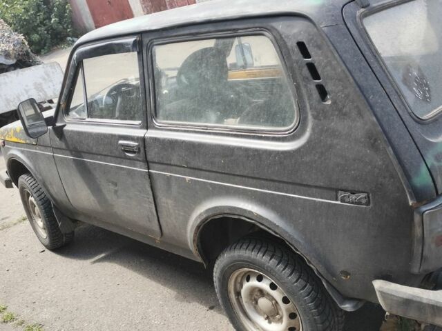 Чорний ВАЗ 2121, об'ємом двигуна 1.6 л та пробігом 222 тис. км за 30000 $, фото 4 на Automoto.ua