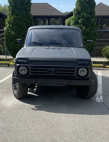 Черный ВАЗ 2121 Нива, объемом двигателя 1.6 л и пробегом 58 тыс. км за 4000 $, фото 6 на Automoto.ua