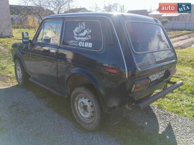 Чорний ВАЗ 2121 Нива, об'ємом двигуна 1.5 л та пробігом 55 тис. км за 2000 $, фото 2 на Automoto.ua