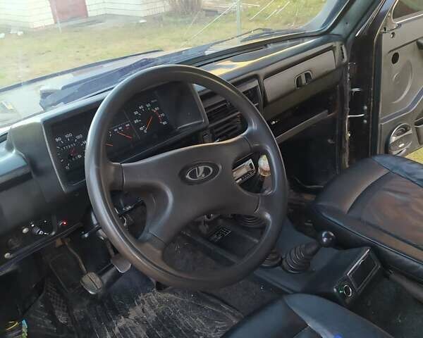 Чорний ВАЗ 2121 Нива, об'ємом двигуна 0 л та пробігом 150 тис. км за 4000 $, фото 3 на Automoto.ua