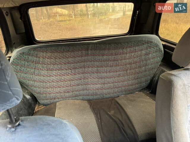 Фиолетовый ВАЗ 2121 Нива, объемом двигателя 1.6 л и пробегом 300 тыс. км за 1650 $, фото 8 на Automoto.ua