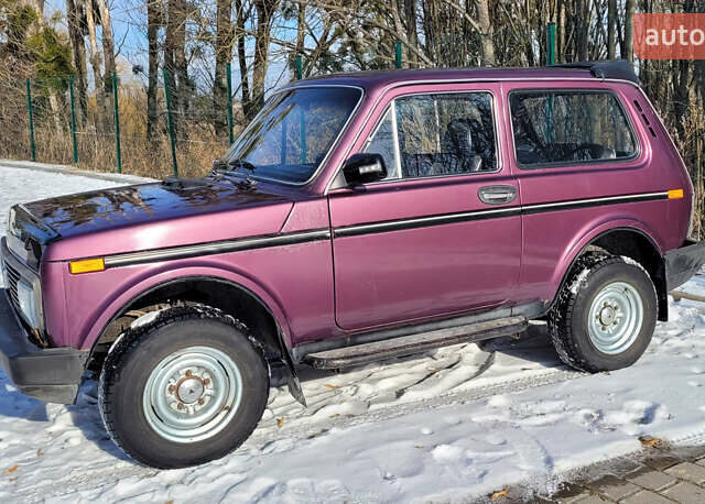 Фиолетовый ВАЗ 2121 Нива, объемом двигателя 1.6 л и пробегом 130 тыс. км за 2100 $, фото 2 на Automoto.ua