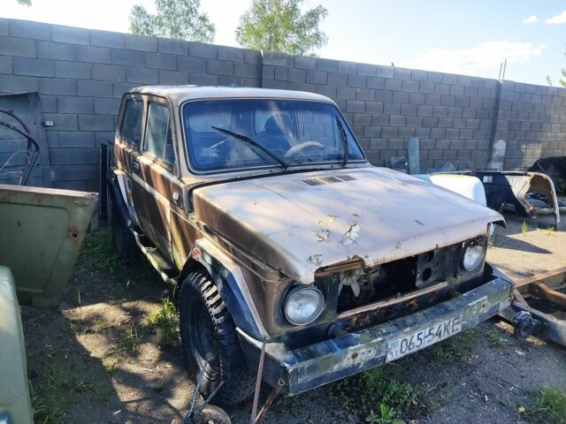 Коричневий ВАЗ 2121, об'ємом двигуна 1.5 л та пробігом 125 тис. км за 699 $, фото 3 на Automoto.ua