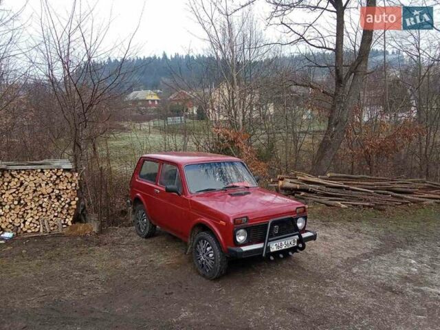 Красный ВАЗ 2121 Нива, объемом двигателя 1.6 л и пробегом 200 тыс. км за 1800 $, фото 2 на Automoto.ua