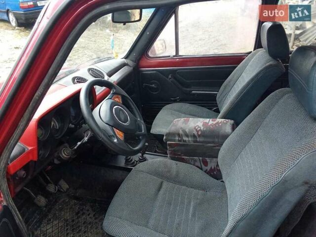 Красный ВАЗ 2121 Нива, объемом двигателя 1.6 л и пробегом 200 тыс. км за 1800 $, фото 1 на Automoto.ua