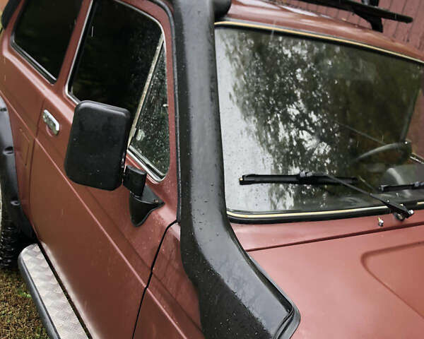 ВАЗ 2121 Нива 1979 в Шишаках на Automoto.ua Красный ВАЗ 2121 Нива, объемом двигателя 1.57 л и пробегом 53 тыс. км за 2750 $, фото 17 на Automoto.ua
