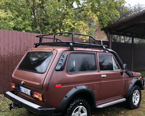ВАЗ 2121 Нива 1979 в Шишаках на Automoto.ua Красный ВАЗ 2121 Нива, объемом двигателя 1.57 л и пробегом 53 тыс. км за 2750 $, фото 2 на Automoto.ua