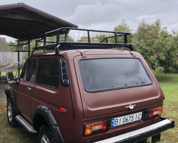 ВАЗ 2121 Нива 1979 в Шишаках на Automoto.ua Красный ВАЗ 2121 Нива, объемом двигателя 1.57 л и пробегом 53 тыс. км за 2750 $, фото 5 на Automoto.ua