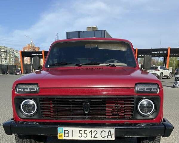 Красный ВАЗ 2121 Нива, объемом двигателя 1.57 л и пробегом 300 тыс. км за 2700 $, фото 8 на Automoto.ua